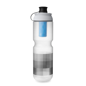 Schoon drinkwater filteren uit een beek met de HydraPak Breakaway waterfilter fles