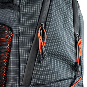 KYNETIK backpack zwarte rugzak met een inhoud van 25 liter, voorzien van ritsvakken en verstelbare schouderbanden8
