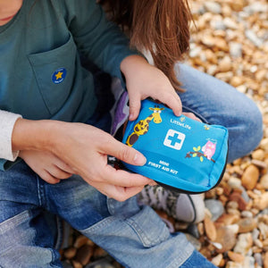 Mini First Aid Kit rode waterdichte EHBO-tas gevuld met essentiële medische benodigdheden voor onderweg 3