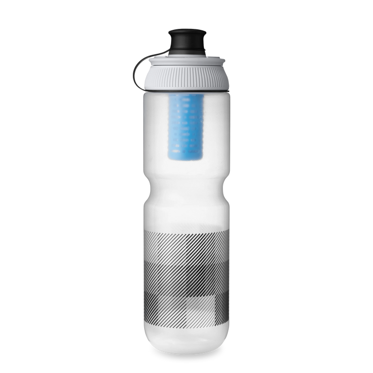 Schoon drinkwater filteren uit een beek met de HydraPak Breakaway waterfilter fles