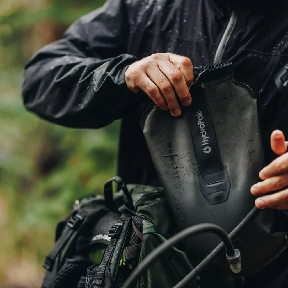 Hydrapak flexibele en oprolbare drinkfles met lekvrije drinktuit, ideaal voor hardlopen, wandelen en outdoor avonturen