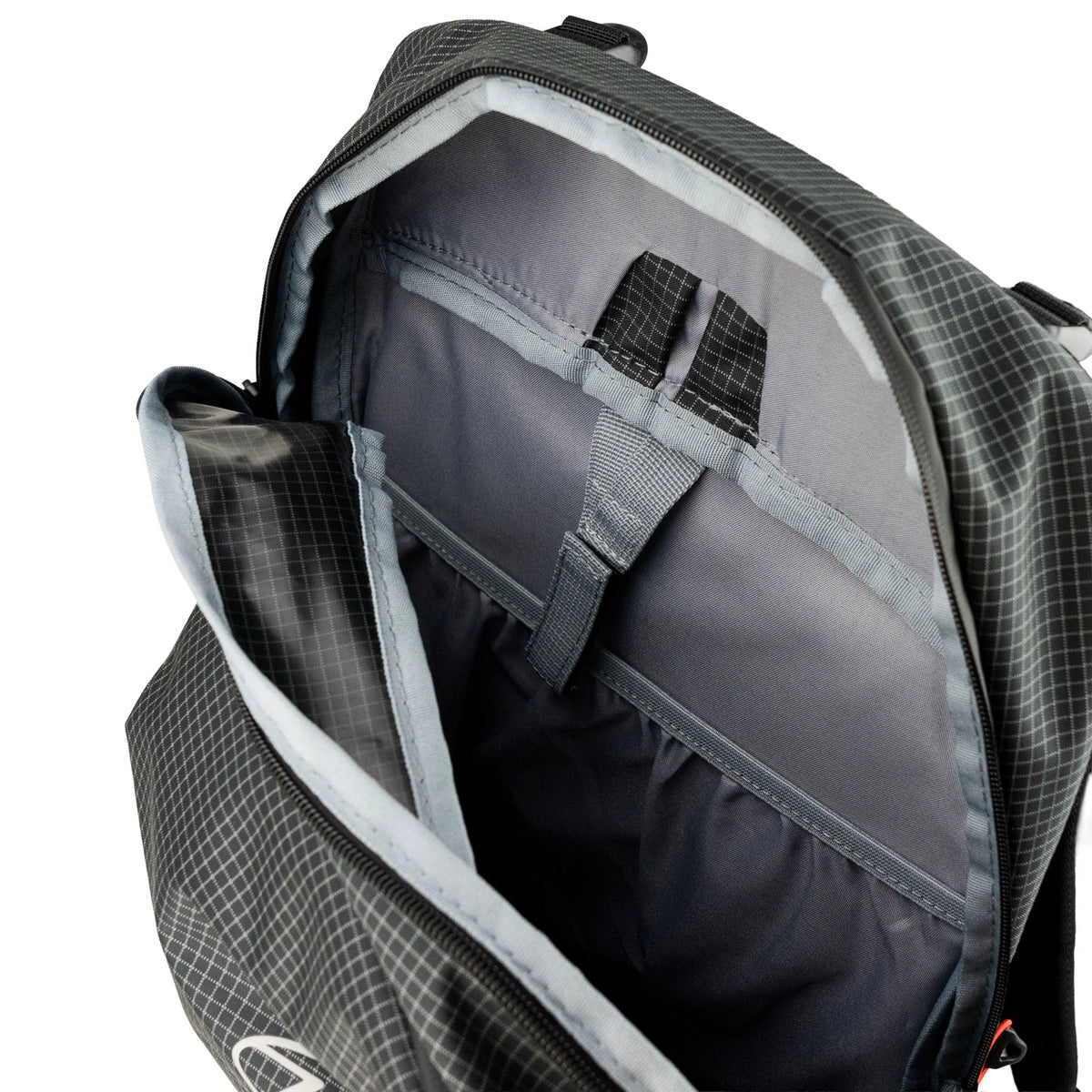 KYNETIK backpack zwarte rugzak met een inhoud van 25 liter, voorzien van ritsvakken en verstelbare schouderbanden10