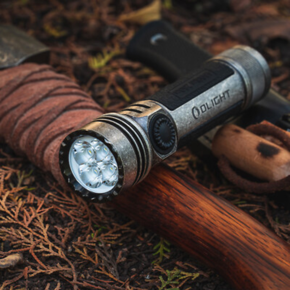 Olight Seeker 4 PRO Silver Plated - Outdoor Food