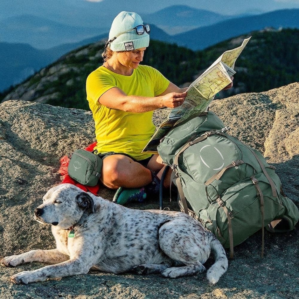 Osprey Ariel 65 trekkingrugzak voor dames in de kleur Koseret Green, maat XS/S, met heupband en verstelbaar rugsysteem