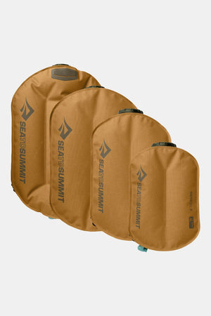 Sea to Summit Watercell X Burnt Olive verschillende formaten olijfgroene waterzakken naast elkaar   